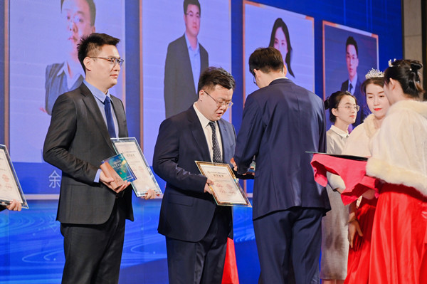 1702017948125871xTTU.jpg 內(nèi)容3.jpg